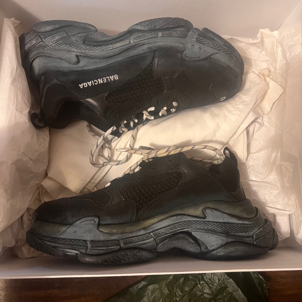 Balenciaga triple s